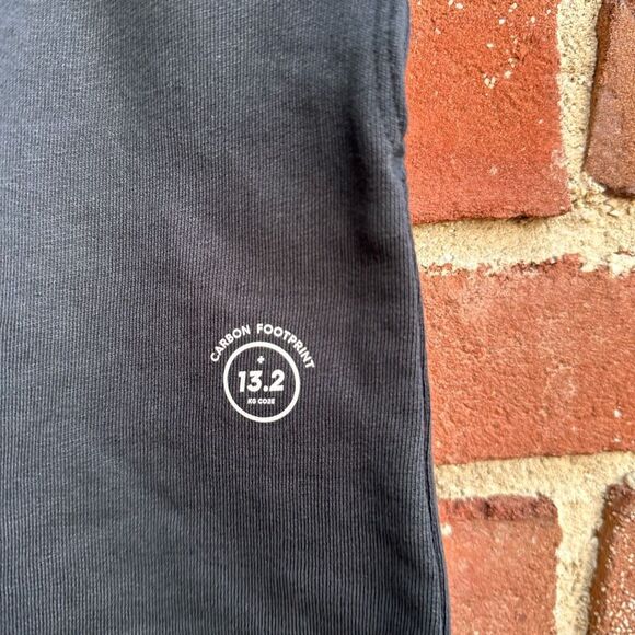 Allbirds shorts Women's R&R Natural Black Small NWT - Picture 6 of 11